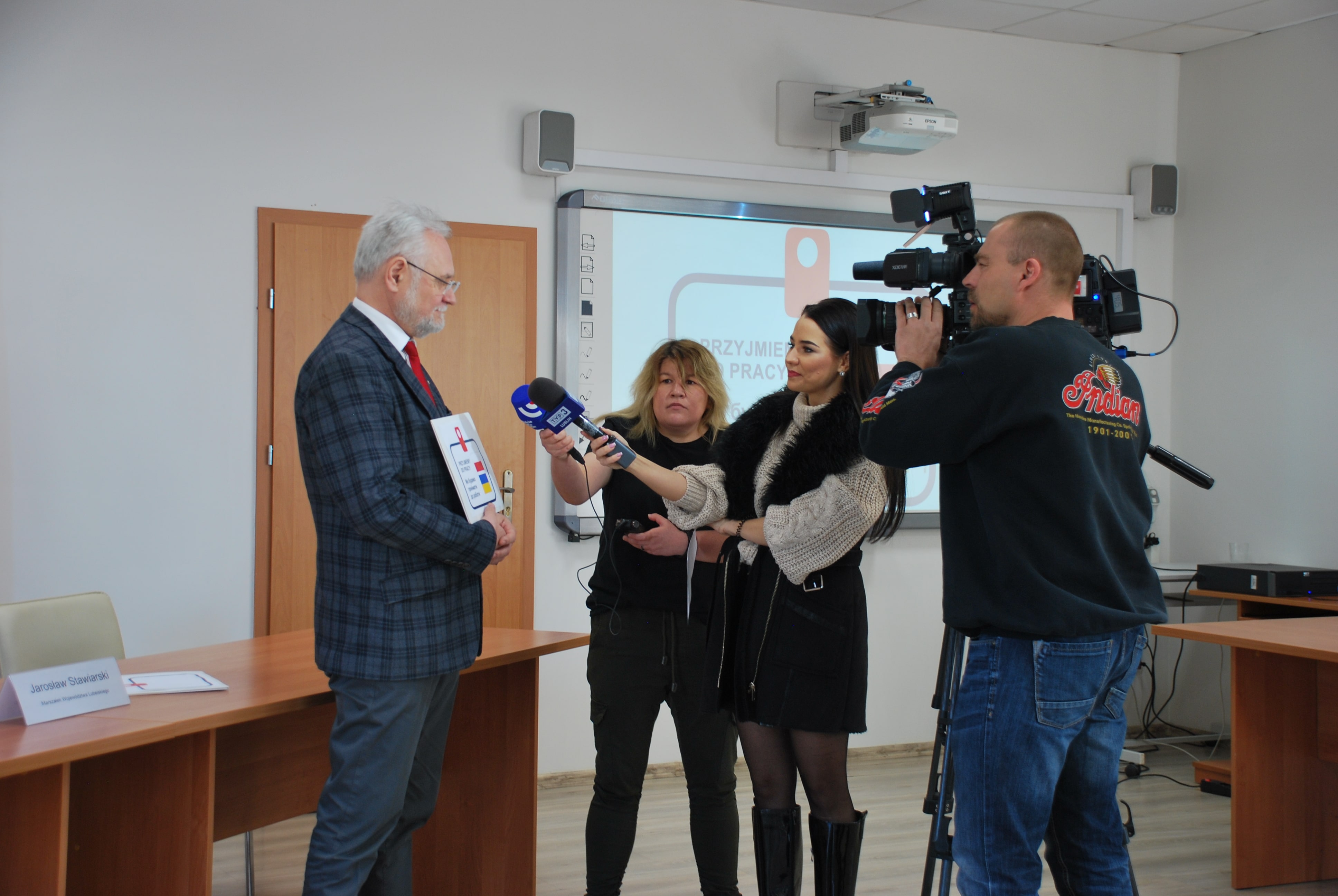 Andrzej Pruszkowski Dyrektor WUP w Lublinie udziela wywiadu do TVP3 Lublin i Radia Lublin.